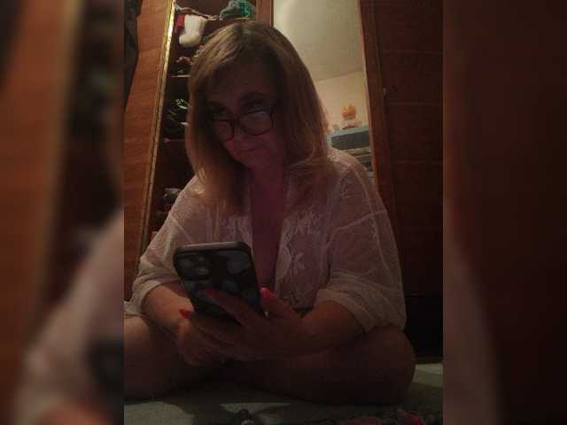 Alina1965 live cam on BongaCams