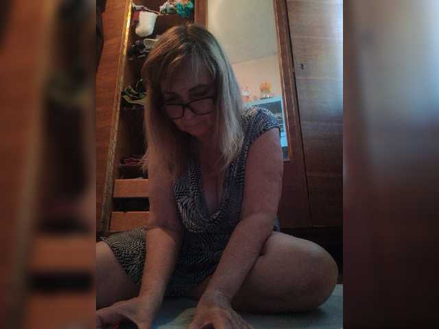 Alina1965 live cam