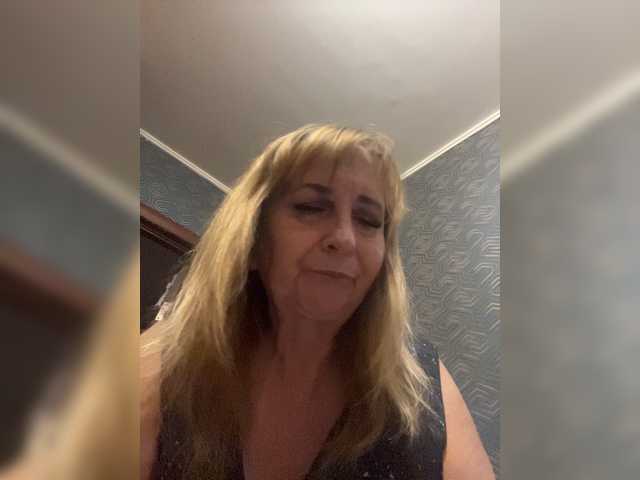 Alina1965 live cam on BongaCams