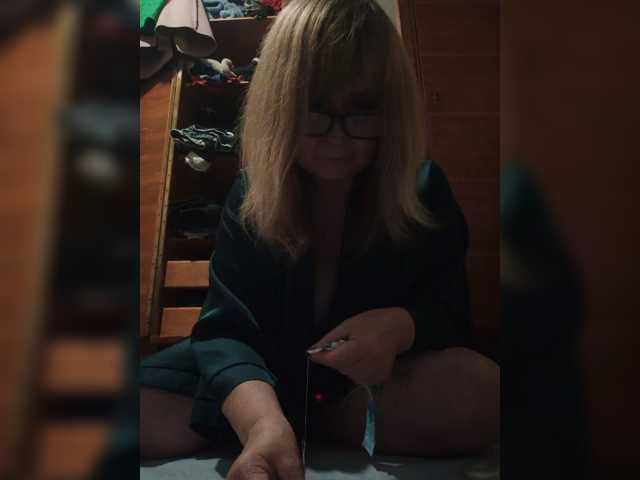 Alina1965 live cam on BongaCams
