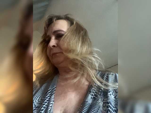 Alina1965 live cam on BongaCams