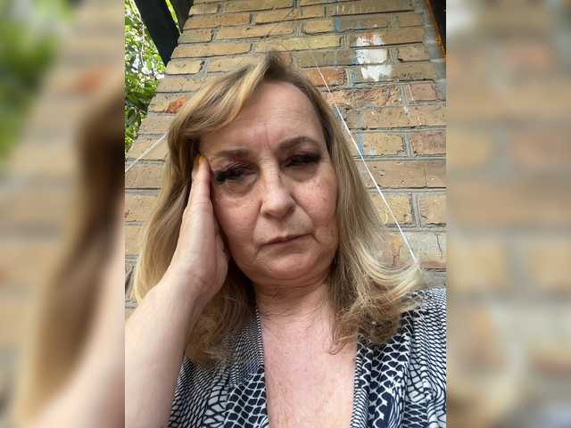 Alina1965 live cam on BongaCams