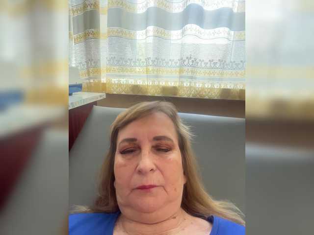 Alina1965 live cam on BongaCams