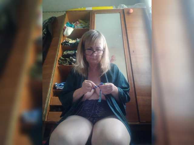 Alina1965 live cam on BongaCams