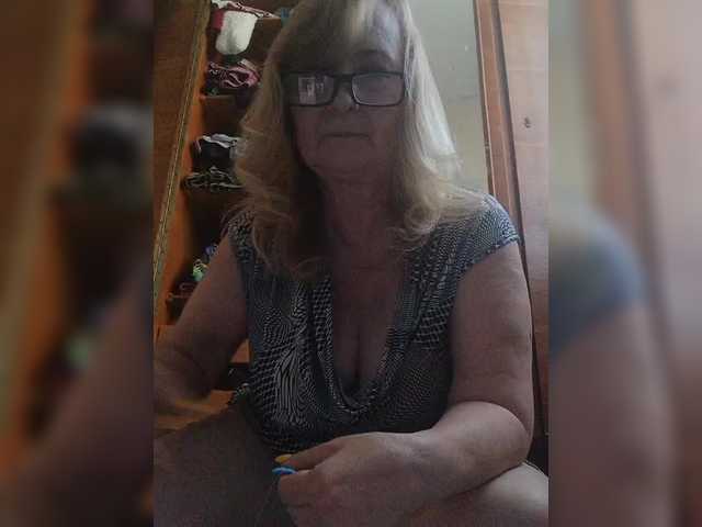 Alina1965 live cam on BongaCams