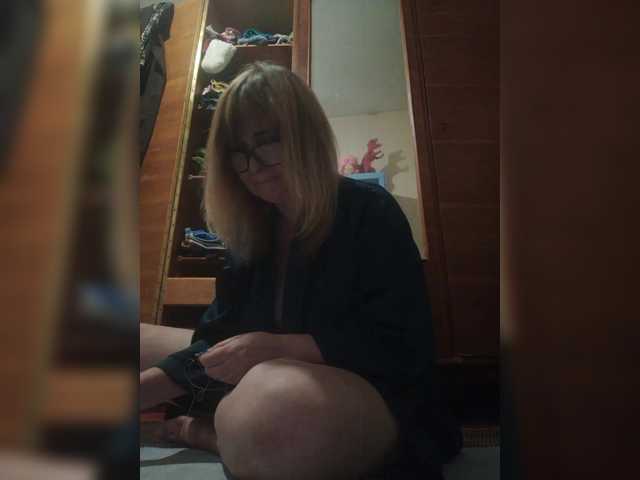 Alina1965 live cam