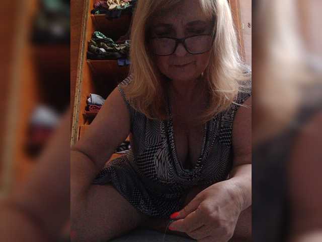 Alina1965 live cam on BongaCams
