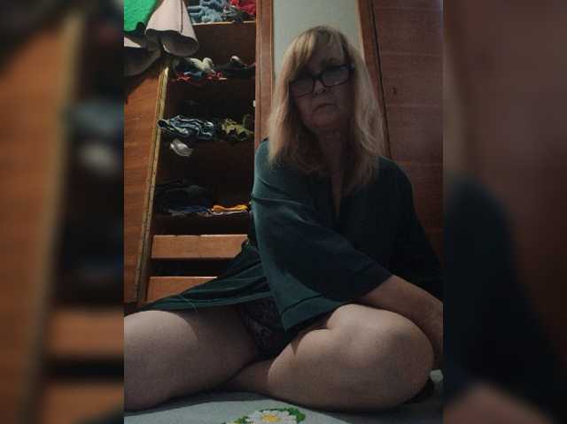 Alina1965 live cam on BongaCams