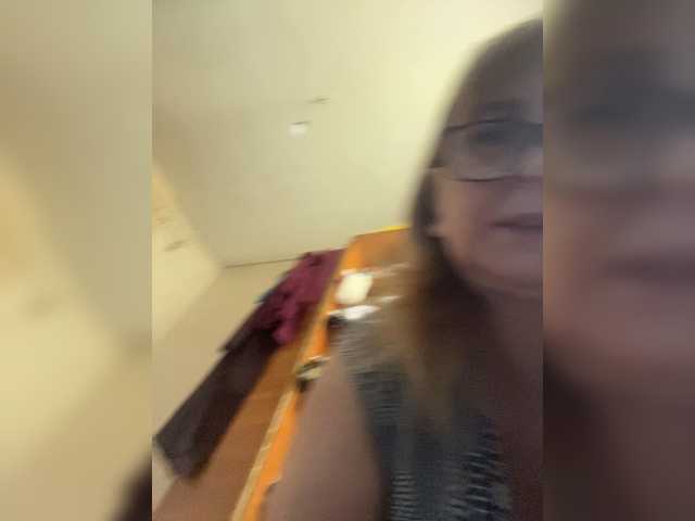 Alina1965 live cam on BongaCams