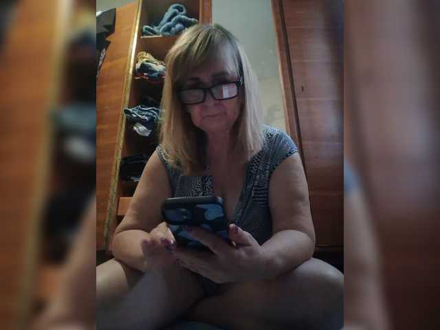 Alina1965 live cam on BongaCams
