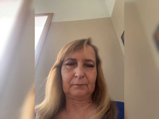 Alina1965 live cam on BongaCams
