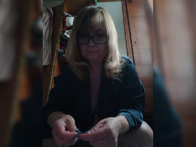 Alina1965's BongaCams show and profile