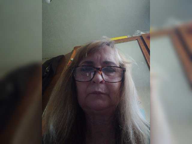 Alina1965 live cam on BongaCams
