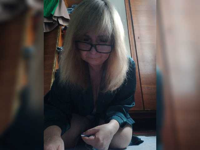 Alina1965 live cam on BongaCams