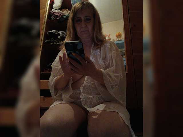 Alina1965 live cam on BongaCams