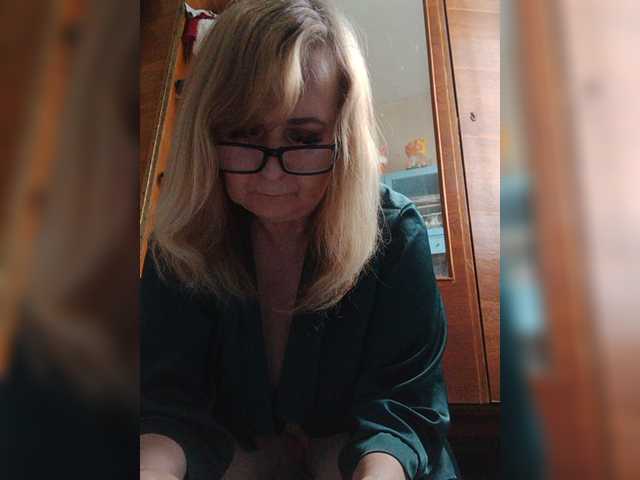 Alina1965 live cam on BongaCams