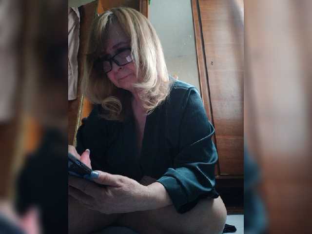 Alina1965's BongaCams show and profile