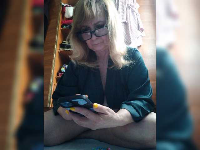 Alina1965 live cam on BongaCams