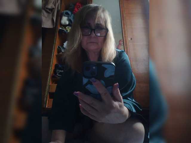 Alina1965 live cam preview