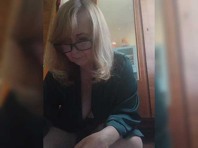 Alina1965 live cam on BongaCams