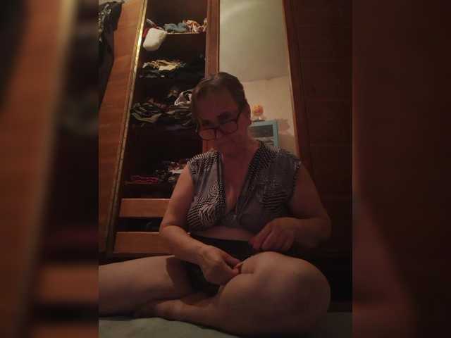Alina1965 live cam