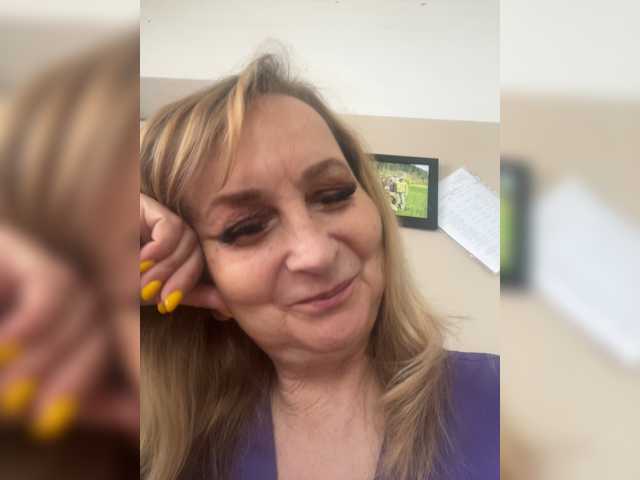 Alina1965 live cam on BongaCams
