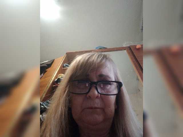 Alina1965 live cam on BongaCams