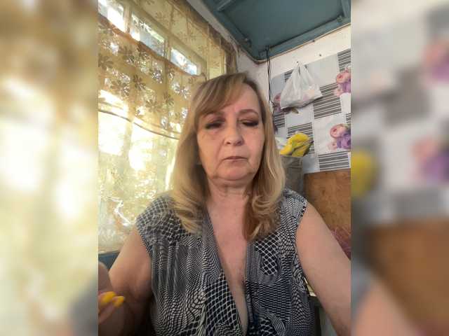 Alina1965 Live Cam on BongaCams