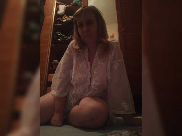 Alina1965 live cam on BongaCams