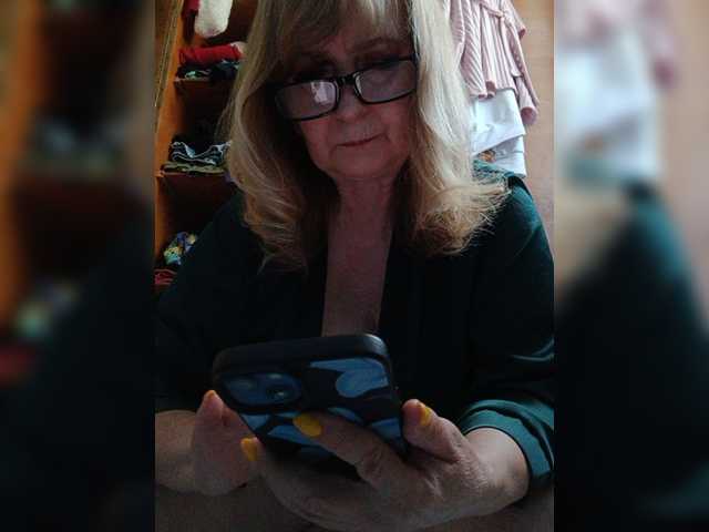 Alina1965 live cam on BongaCams