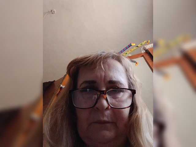 Alina1965 live cam on BongaCams