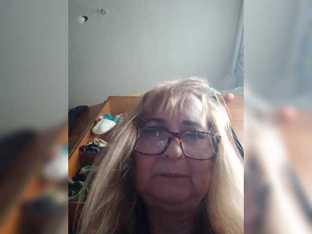 Alina1965 live cam on BongaCams