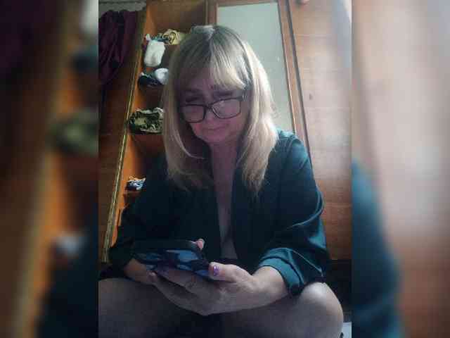 alina1965's live room