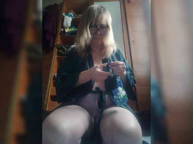 Alina1965 live female cam on bongacams