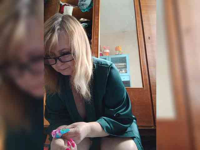 Model: Alina1965