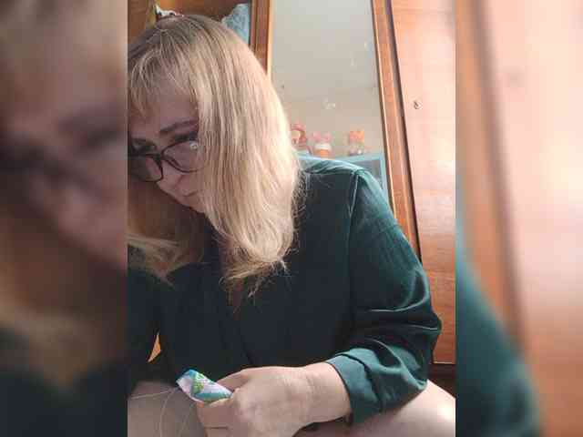 Model: Alina1965