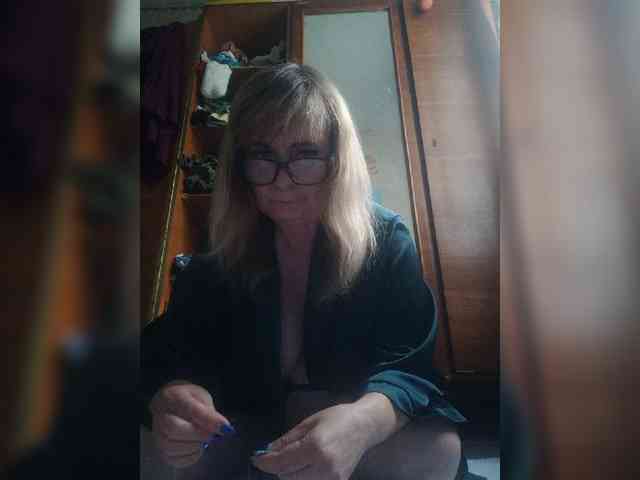 Alina1965 live female cam on bongacams