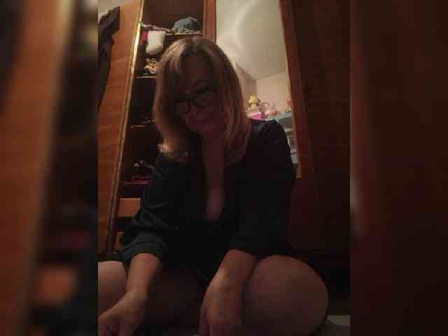 Model: Alina1965