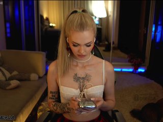 ManiFreyja Porn Show