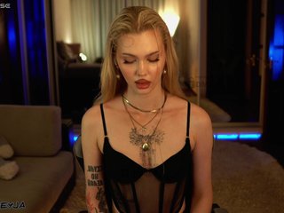 ManiFreyja Porn Show