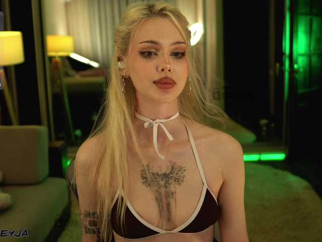 ManiFreyja live cam on BongaCams
