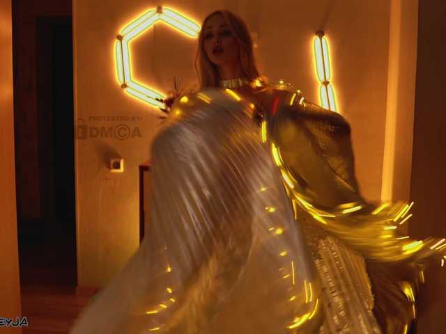 ManiFreyja's BongaCams show and profile