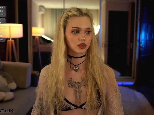 ManiFreyja live cam on BongaCams