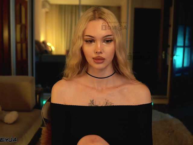 ManiFreyja, live now on BongaCams