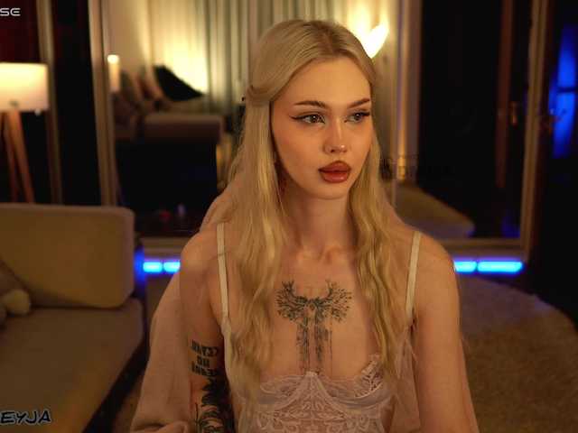 ManiFreyja live cam on BongaCams
