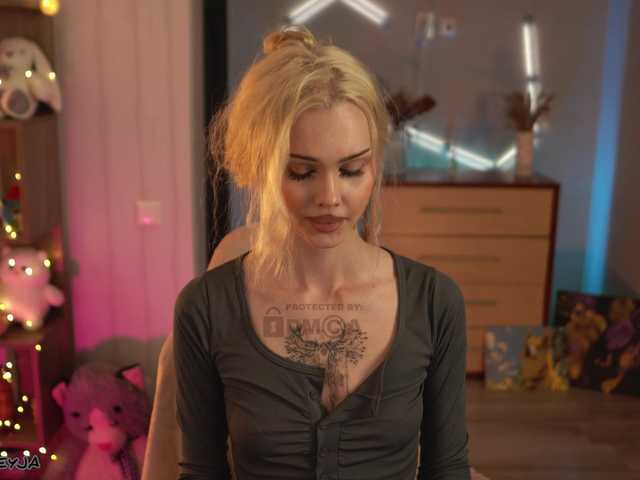 ManiFreyja live cam on BongaCams