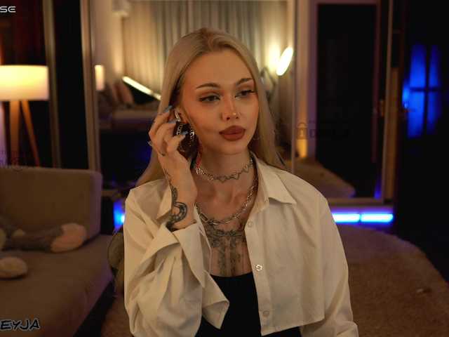 ManiFreyja live cam on BongaCams