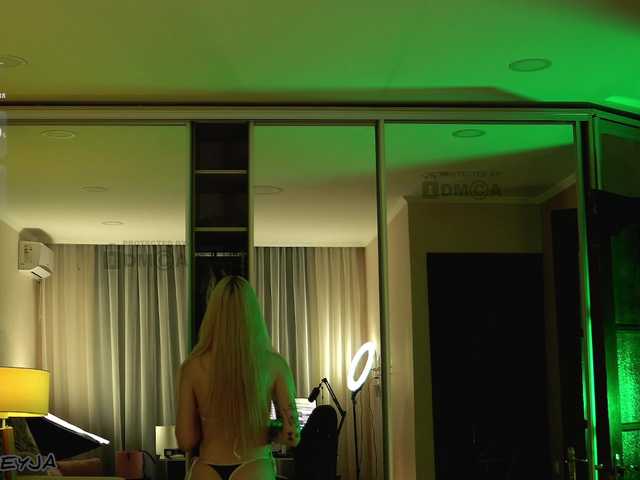 ManiFreyja live cam on BongaCams