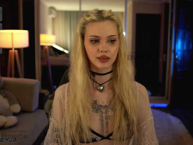 ManiFreyja live cam on BongaCams