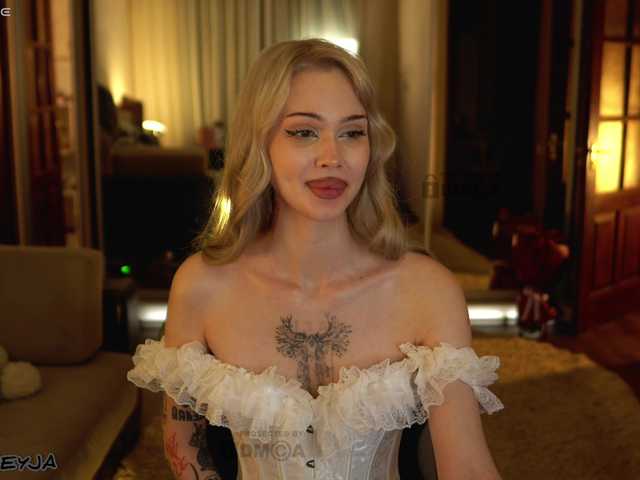 ManiFreyja live cam on BongaCams